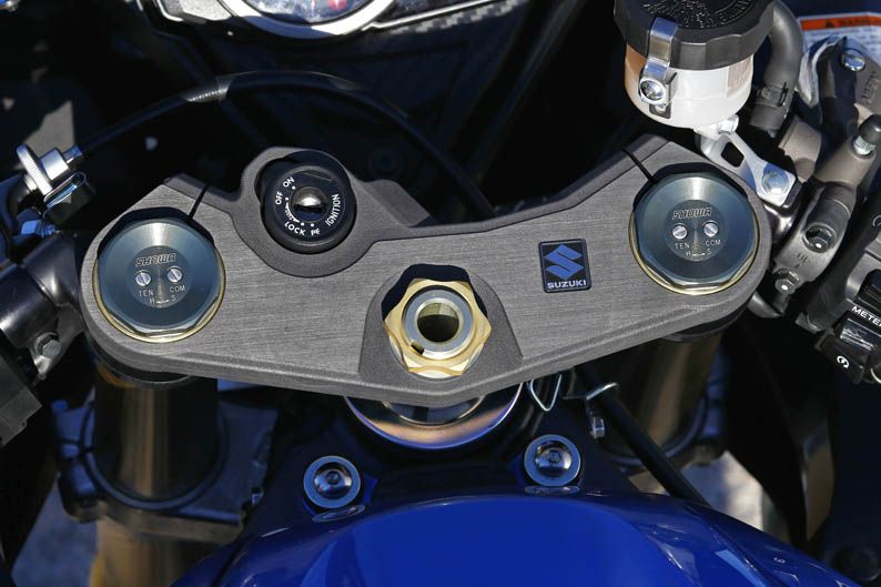 Comparativa Kawasaki ZX-6R 636, Suzuki GSX-R 750 y Triumph Daytona 675