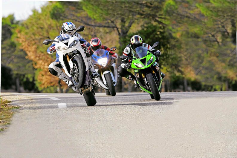Comparativa Kawasaki ZX-6R 636, Suzuki GSX-R 750 y Triumph Daytona 675