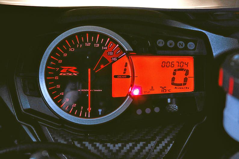 Comparativa Kawasaki ZX-6R 636, Suzuki GSX-R 750 y Triumph Daytona 675