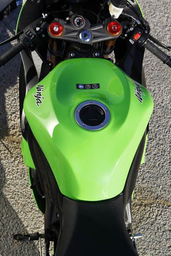 Comparativa Kawasaki ZX-6R 636, Suzuki GSX-R 750 y Triumph Daytona 675