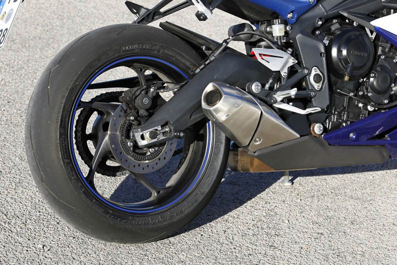 Comparativa Kawasaki ZX-6R 636, Suzuki GSX-R 750 y Triumph Daytona 675