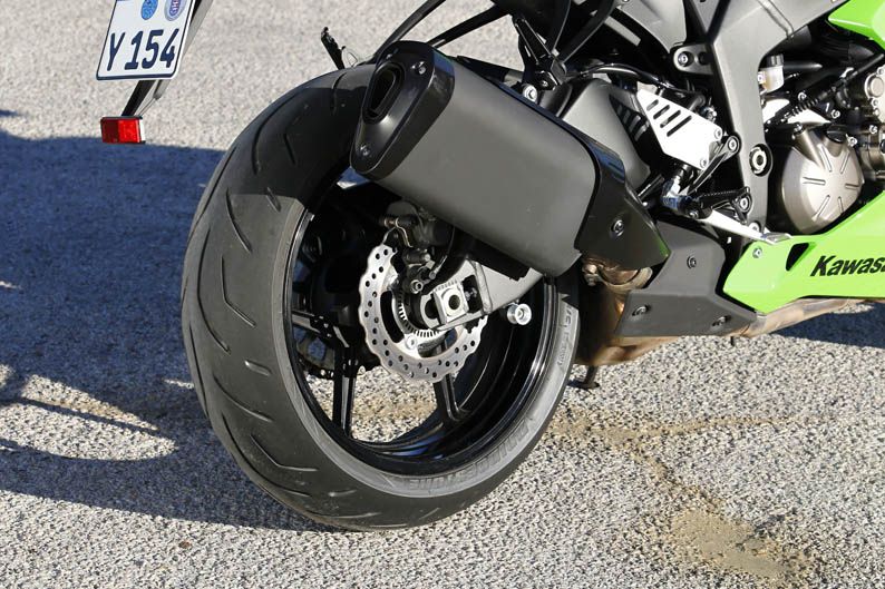 Comparativa Kawasaki ZX-6R 636, Suzuki GSX-R 750 y Triumph Daytona 675