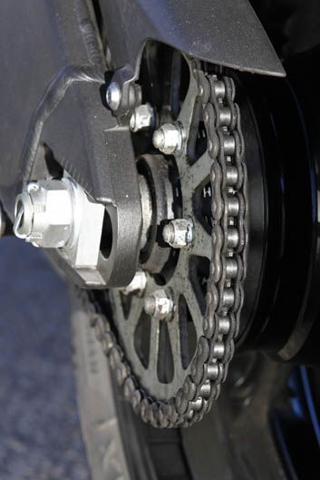 Comparativa Kawasaki ZX-6R 636, Suzuki GSX-R 750 y Triumph Daytona 675