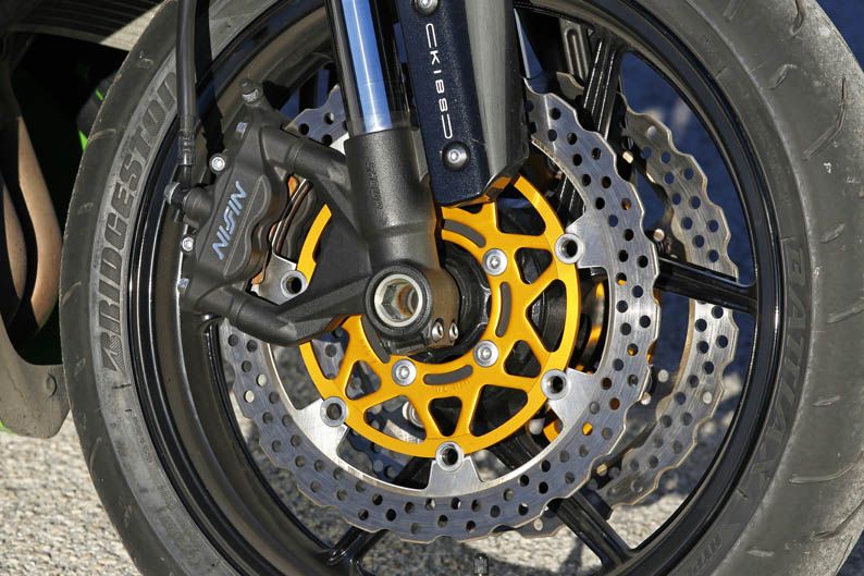 Comparativa Kawasaki ZX-6R 636, Suzuki GSX-R 750 y Triumph Daytona 675