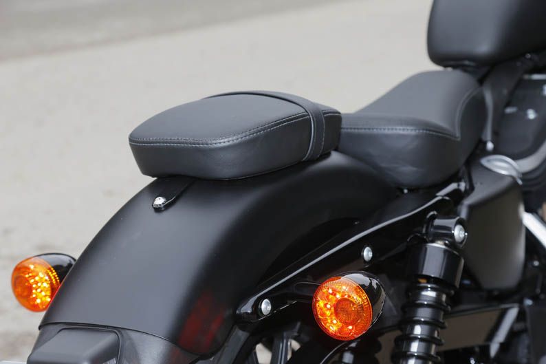 Harley-Davidson Iron 883 Dark Edition