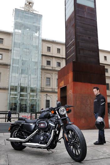 Harley-Davidson Iron 883 Dark Edition