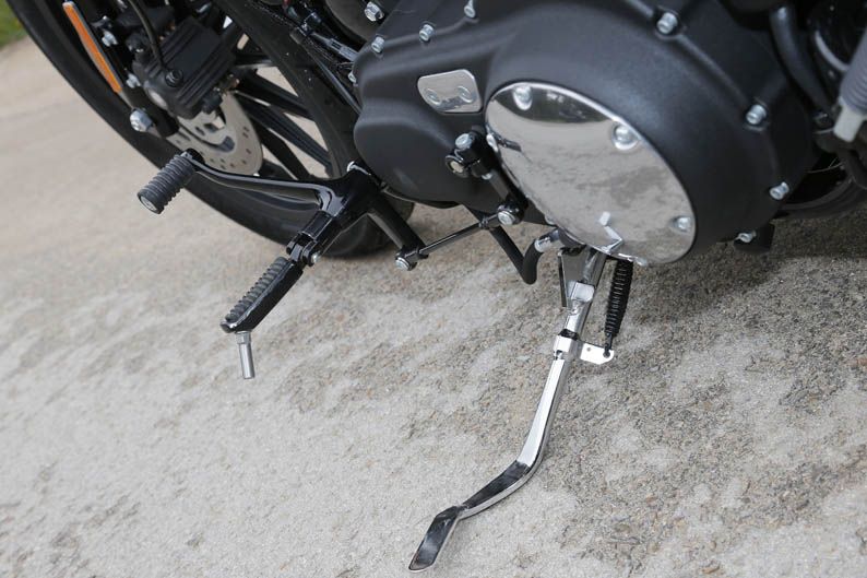 Harley-Davidson Iron 883 Dark Edition