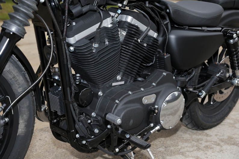 Harley-Davidson Iron 883 Dark Edition
