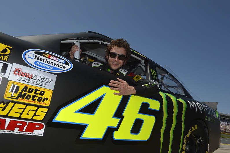 Valentino Rossi prueba un coche de la NASCAR
