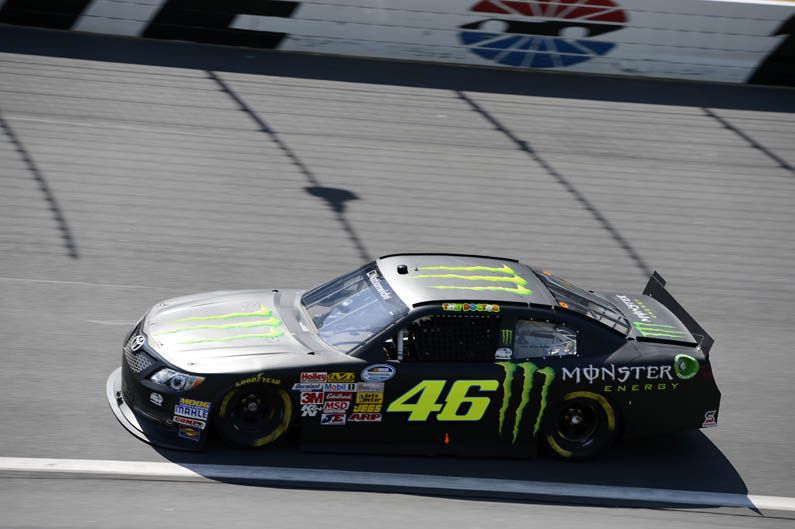 Valentino Rossi prueba un coche de la NASCAR