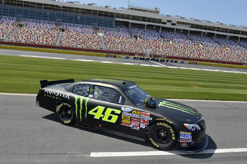 Valentino Rossi prueba un coche de la NASCAR