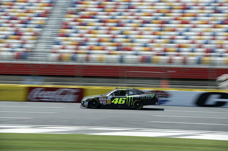 Valentino Rossi prueba un coche de la NASCAR