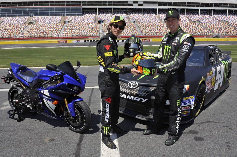 Valentino Rossi prueba un coche de la NASCAR