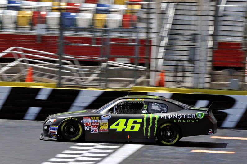 Valentino Rossi prueba un coche de la NASCAR