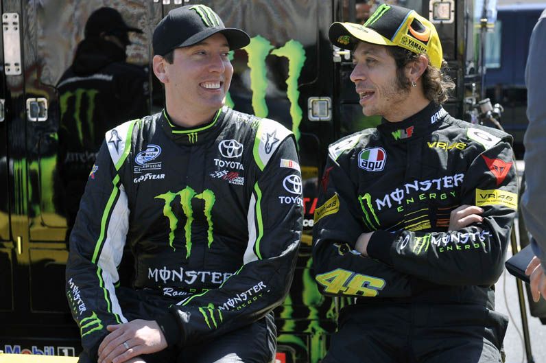 Valentino Rossi prueba un coche de la NASCAR