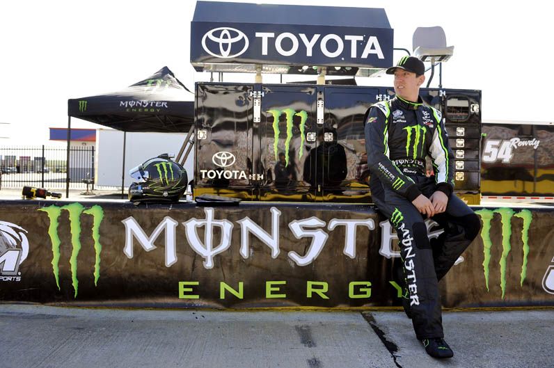 Valentino Rossi prueba un coche de la NASCAR