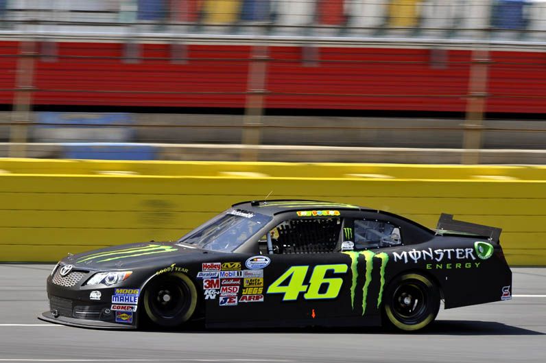 Valentino Rossi prueba un coche de la NASCAR