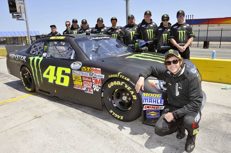 Valentino Rossi prueba un coche de la NASCAR