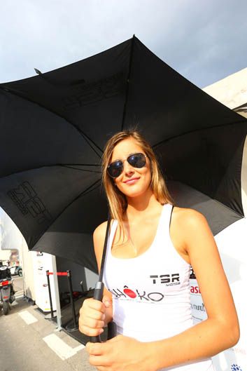 Ambiente en el paddock de Montmelo