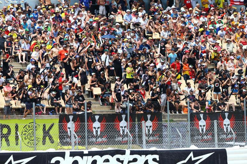 Ambiente en el paddock de Montmelo