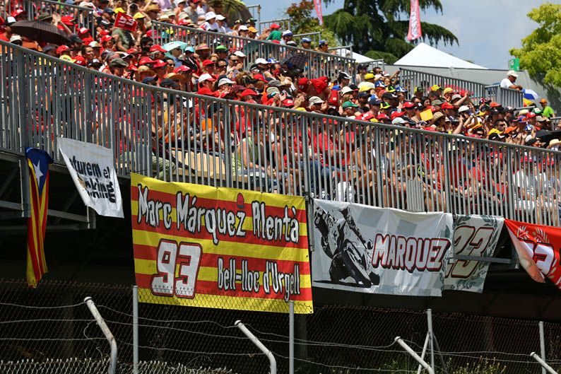 Ambiente en el paddock de Montmelo