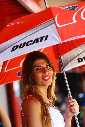 Ambiente en el paddock de Montmelo