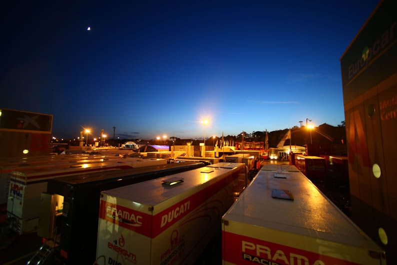Ambiente en el paddock de Montmelo