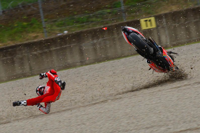 Caída de Andrea Dovizioso en Mugello