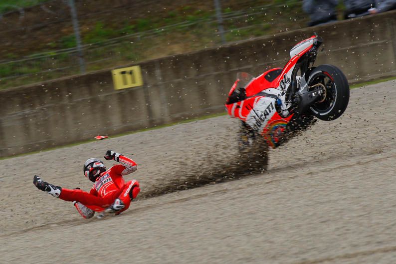 Caída de Andrea Dovizioso en Mugello