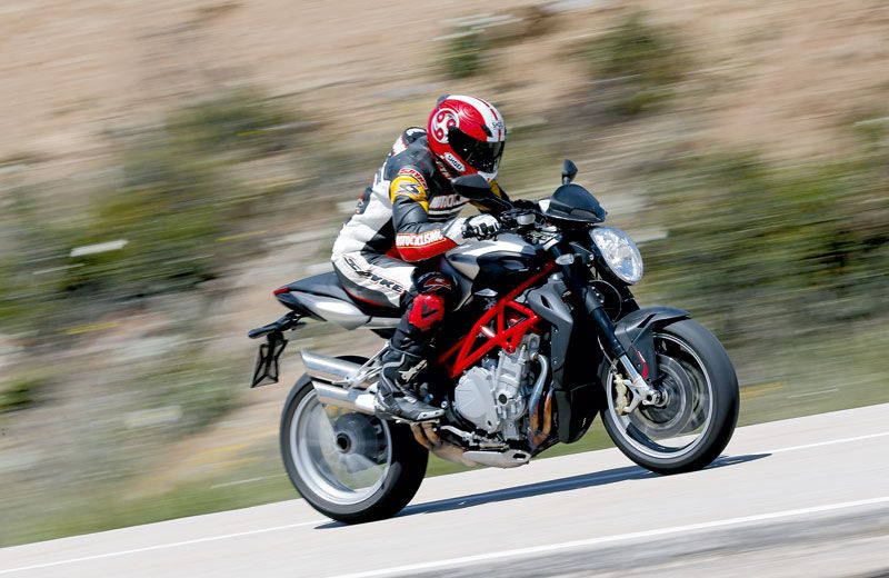 MV Agusta Brutale 1090. Prueba