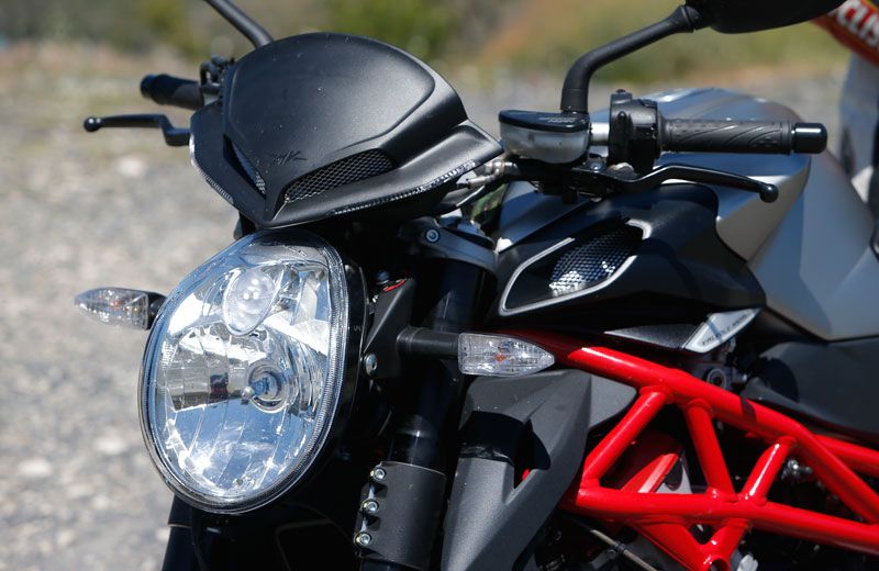MV Agusta Brutale 1090. Prueba