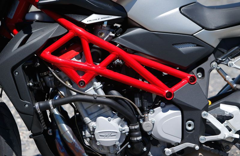 MV Agusta Brutale 1090. Prueba