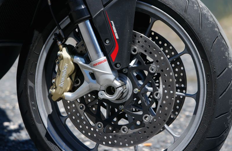 MV Agusta Brutale 1090. Prueba