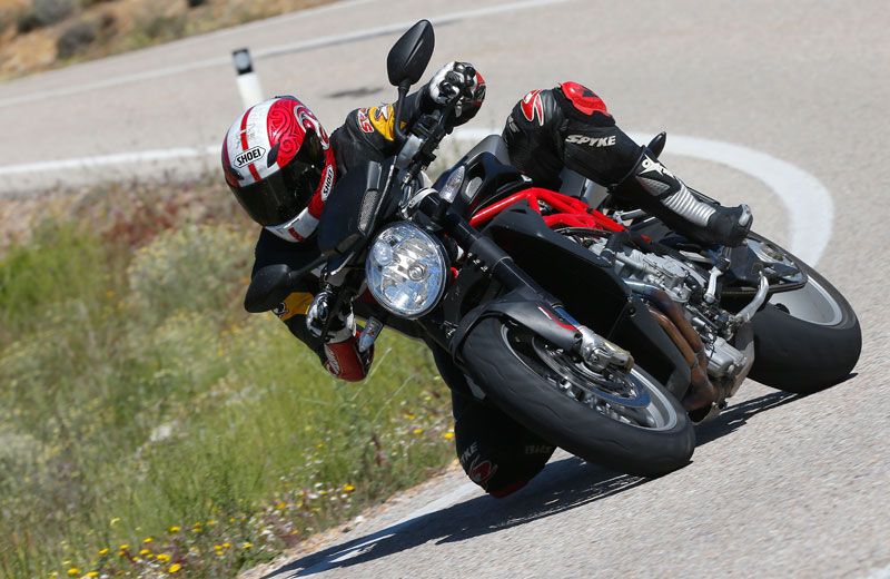 MV Agusta Brutale 1090. Prueba