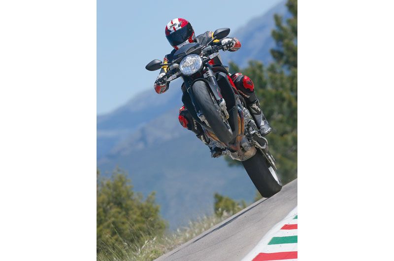 MV Agusta Brutale 1090. Prueba