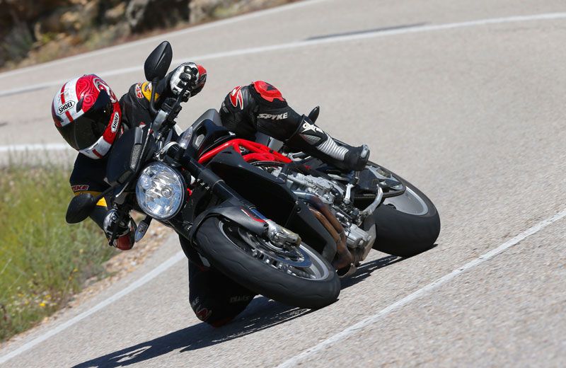 MV Agusta Brutale 1090. Prueba