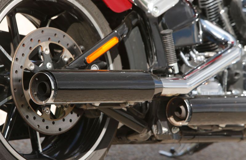 Comparativa: Harley Davidson Breakout y H-D CVO Breakout