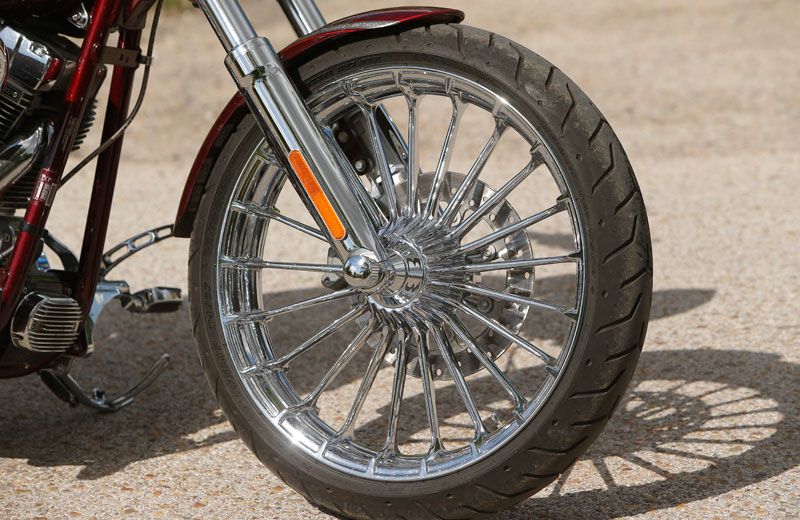 Comparativa: Harley Davidson Breakout y H-D CVO Breakout