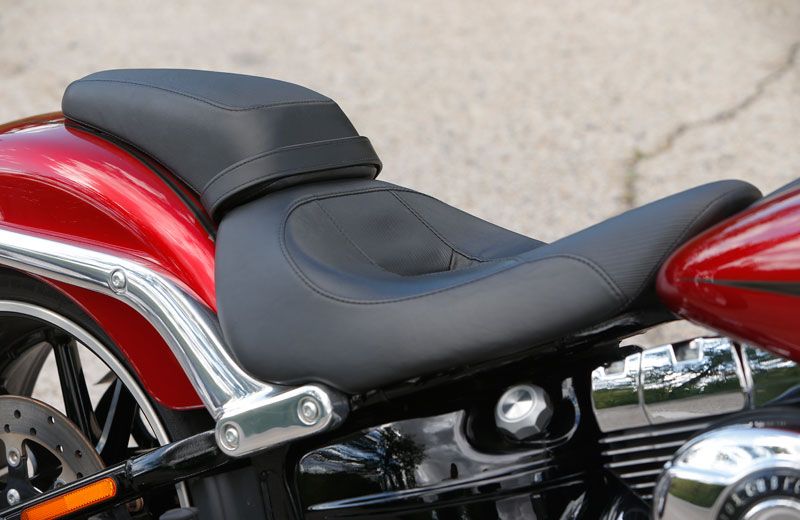 Comparativa: Harley Davidson Breakout y H-D CVO Breakout