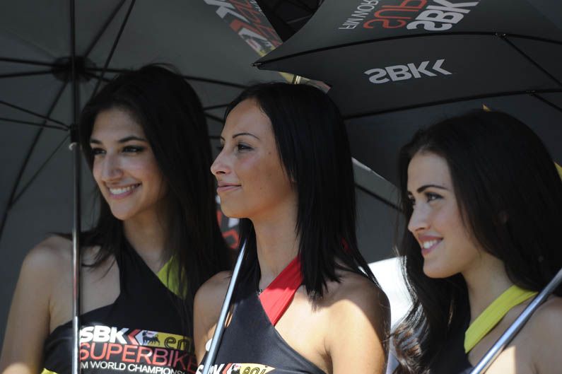 Las chicas del Mundial de Superbike en Imola