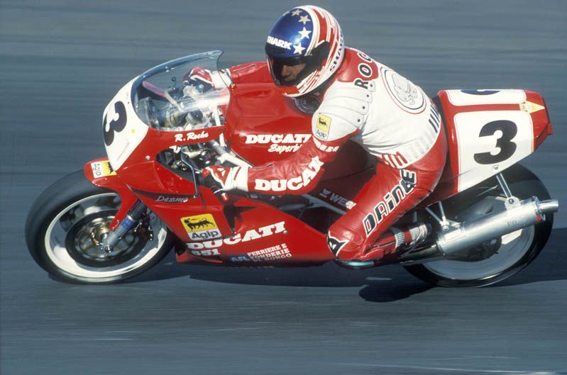 Comparativa: Honda VFR750R RC30 1988 y Aprilia RSV4 2012. Galería de fotos