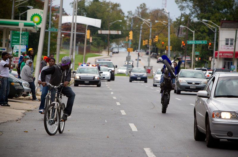 Pandilleros en moto de Baltimore