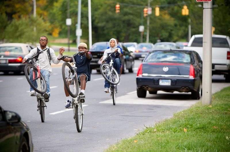 Pandilleros en moto de Baltimore