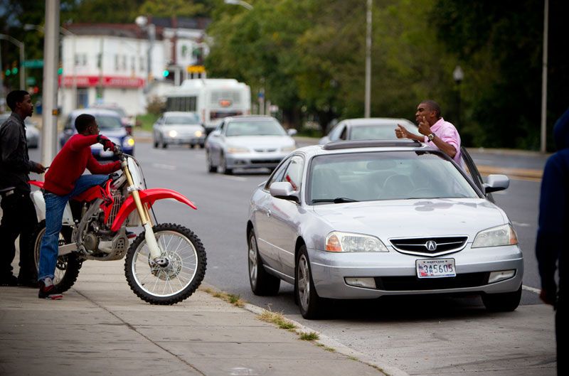 Pandilleros en moto de Baltimore