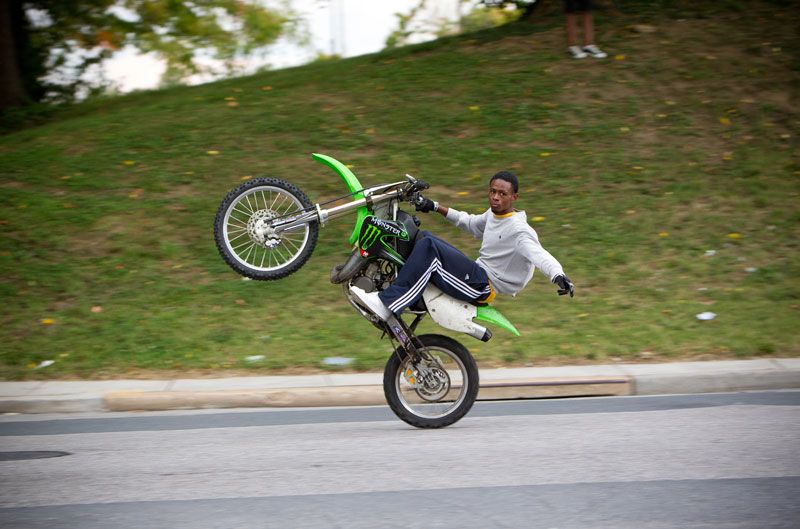 Pandilleros en moto de Baltimore