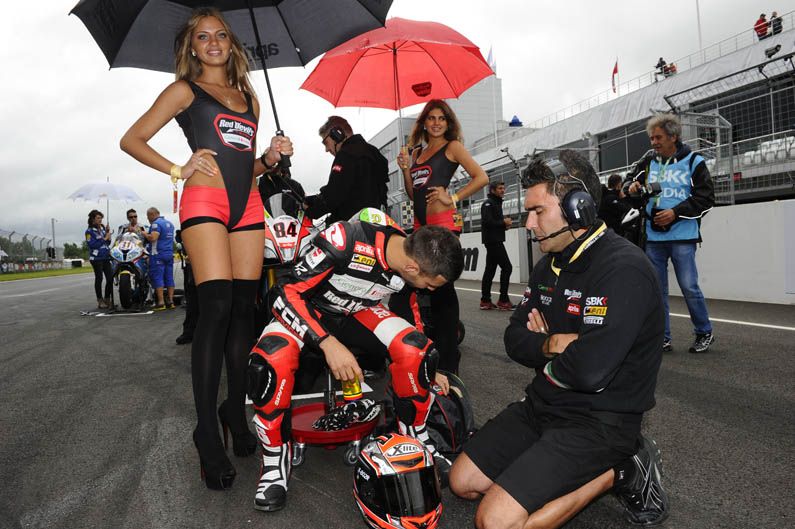 Las chicas del Mundial de Superbike en Rusia. Galería de fotos