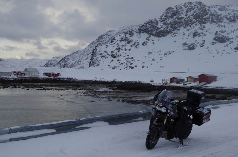 Pioneros en Cabo Norte en invierno