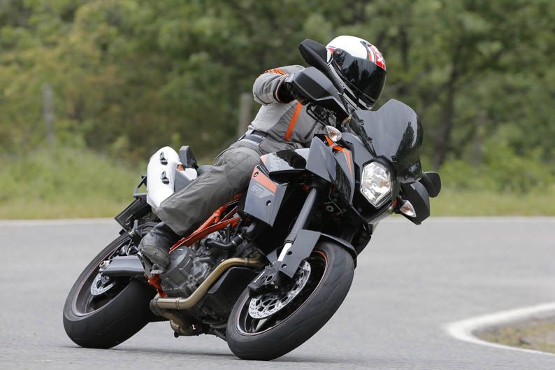 Comparativa Trail: Aprilia, Ducati, Kawasaki, KTM.