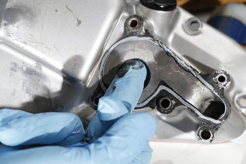 Sustitución reten bomba de agua