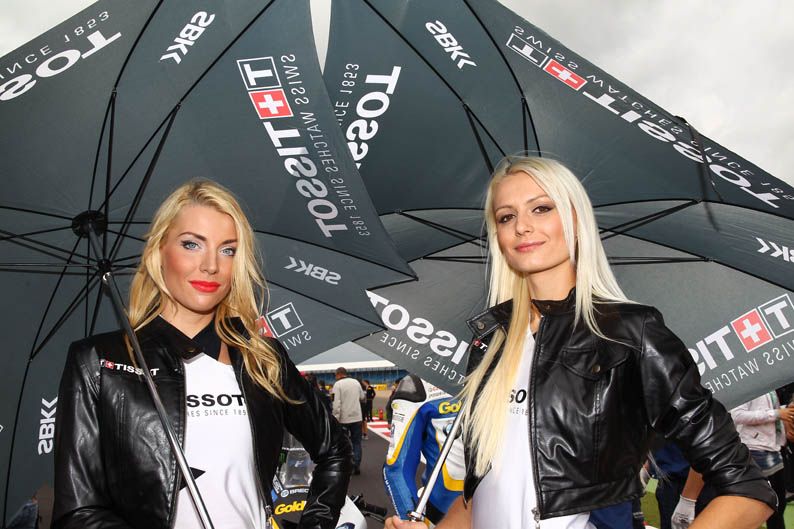 Las chicas del Mundial de SBK en Silverstone. Galería de fotos